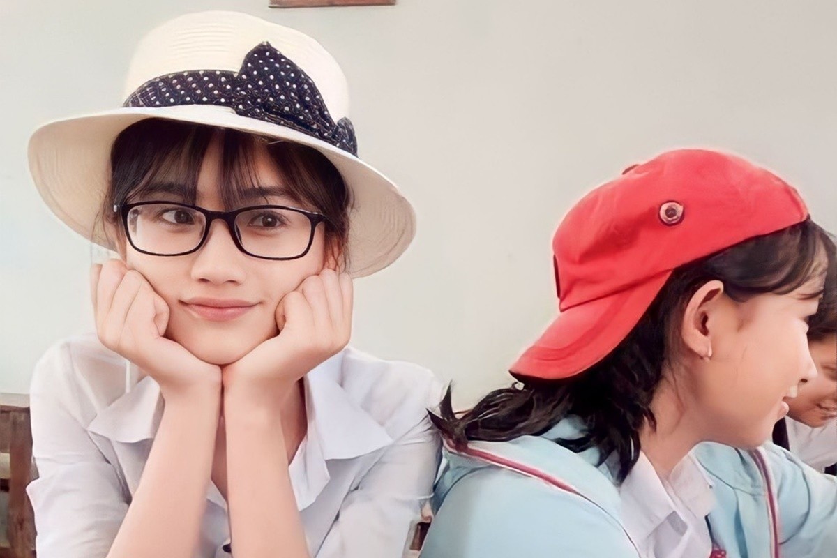 Nữ sinh từng đoạt danh hiệu Á khôi 2 Duyên dáng sinh viên Bình Định 2023. Tại Miss World Vietnam, 2023 cô muốn mang đến hình ảnh cô gái xứ Nẫu dịu dàng, học thức, tự lập và quảng bá vẻ đẹp quê hương đến bạn bè mọi miền đất nước. Nữ sinh từng đoạt danh hiệu Á khôi 2 Duyên dáng sinh viên Bình Định 2023. Tại Miss World Vietnam, 2023 cô muốn mang đến hình ảnh cô gái xứ Nẫu dịu dàng, học thức, tự lập và quảng bá vẻ đẹp quê hương đến bạn bè mọi miền đất nước.