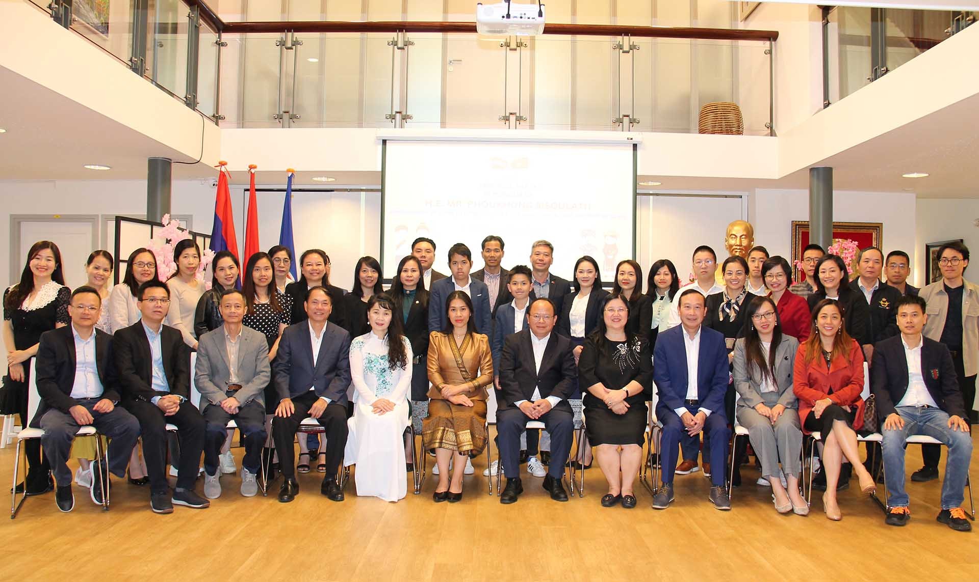 Gặp gỡ chia tay Đại sứ Lào tại Bỉ, kiêm nhiệm Hà Lan, Luxembourg