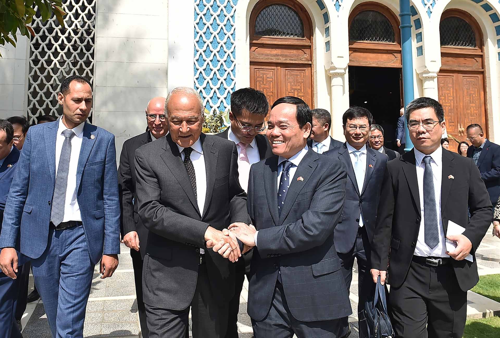 Phó Thủ tướng Trần Lưu Quang làm việc với Tổng thư ký Liên đoàn Arab Ahmed Aboul Gheit. (Nguồn: VGP) Phó Thủ tướng Trần Lưu Quang làm việc với Tổng thư ký Liên đoàn Arab Ahmed Aboul Gheit. (Nguồn: VGP)