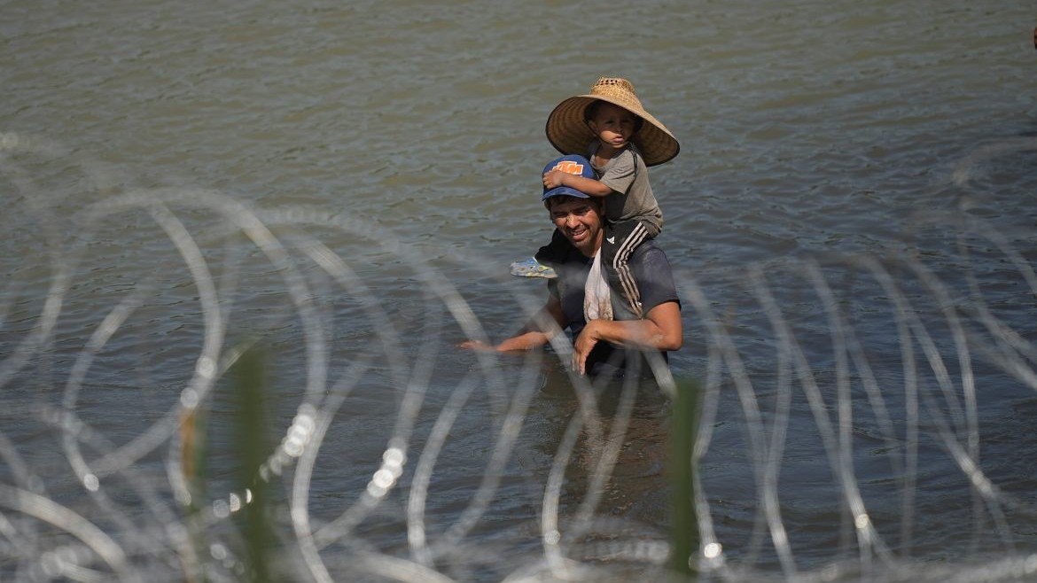 Điểm tin thế giới sáng 30/12: Hàn Quốc tuyên bố quốc tang, Moscow muốn Mỹ bỏ chính sách chống Nga, Áo 'tậu' máy bay tiêm kích M-346 FA