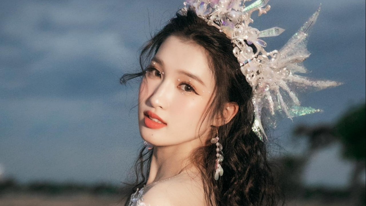 'Đứng ngồi không yên' với nhan sắc của Á hậu Nguyễn Phương Nhi