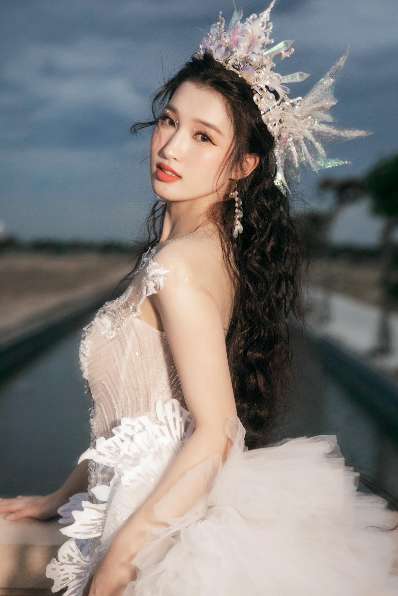 Phương Nhi lộng lẫy như nữ hoàng