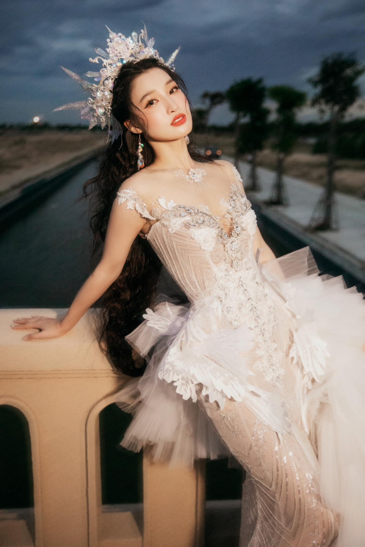 Phương Nhi lộng lẫy như nữ hoàng