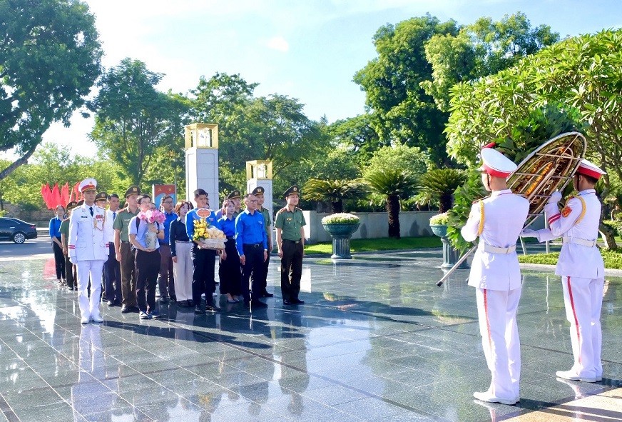 Tuổi trẻ Đoàn thanh niên Giảng viên Học viện ngoại giao tri ân các anh hùng liệt sỹ Tuổi trẻ Đoàn thanh niên Giảng viên Học viện ngoại giao tri ân các anh hùng liệt sỹ