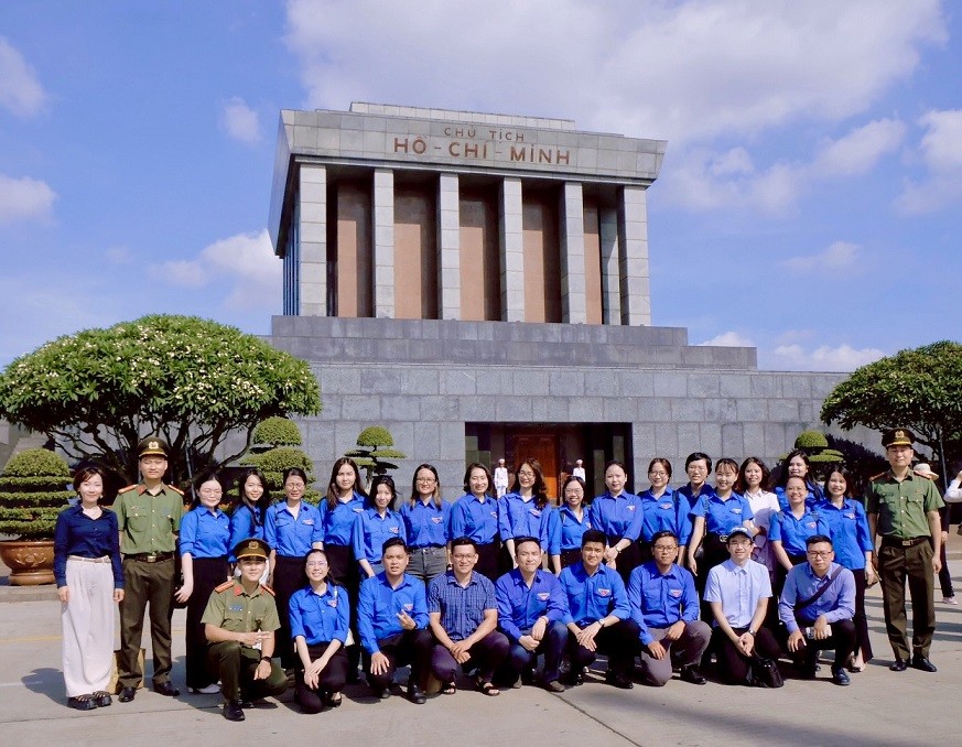 Tuổi trẻ Đoàn thanh niên Giảng viên Học viện ngoại giao tri ân các anh hùng liệt sỹ Tuổi trẻ Đoàn thanh niên Giảng viên Học viện ngoại giao tri ân các anh hùng liệt sỹ
