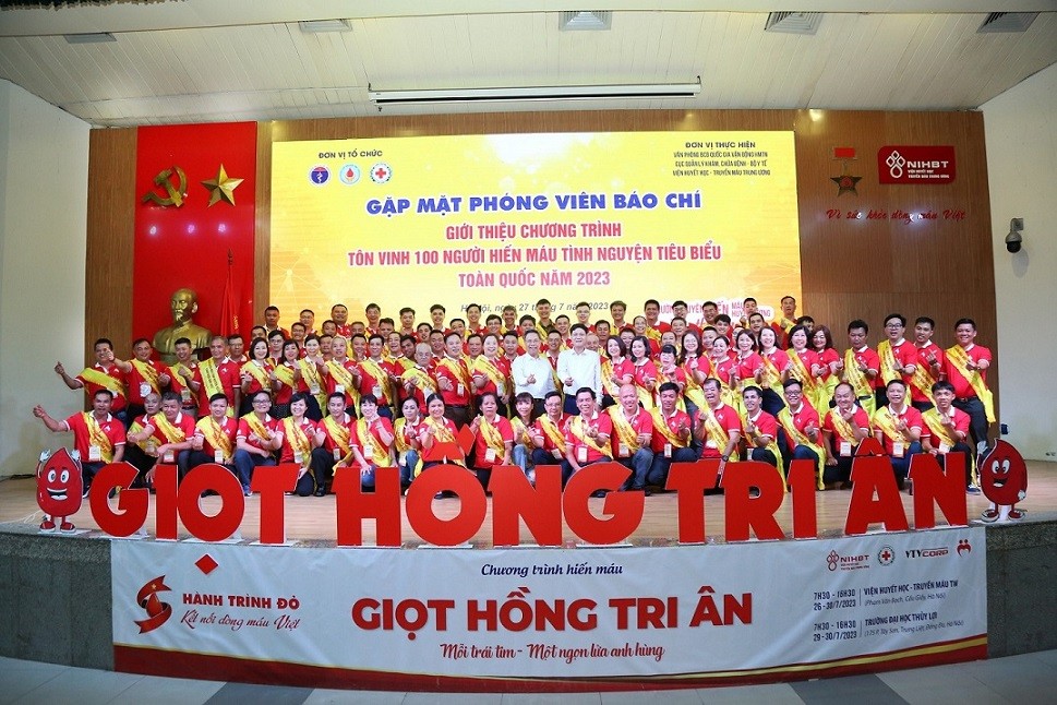 Nhiều hoạt động tôn vinh 100 người hiến máu tiêu biểu toàn quốc năm 2023 Nhiều hoạt động tôn vinh 100 người hiến máu tiêu biểu toàn quốc năm 2023
