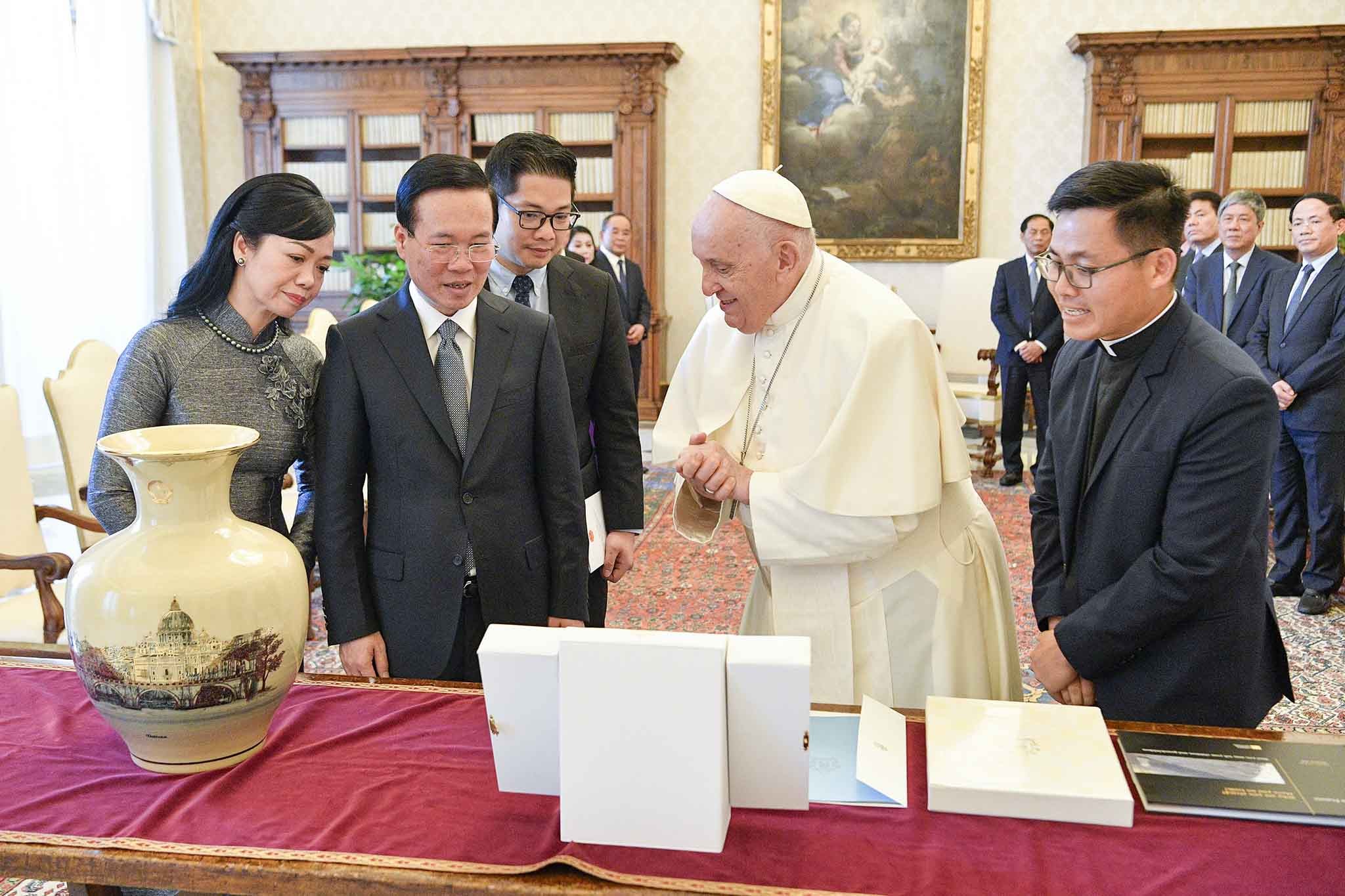 Chủ tịch nước thăm Áo, Italy và Vatican: Chuyến đi tạo động lực thúc đẩy hợp tác óng phương Chủ tịch nước thăm Áo, Italy và Vatican: Chuyến đi tạo động lực thúc đẩy hợp tác óng phương
