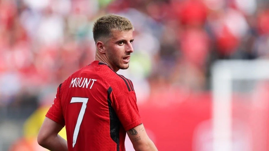 HLV Erik ten Hag và đồng đội MU khen tân binh Mason Mount