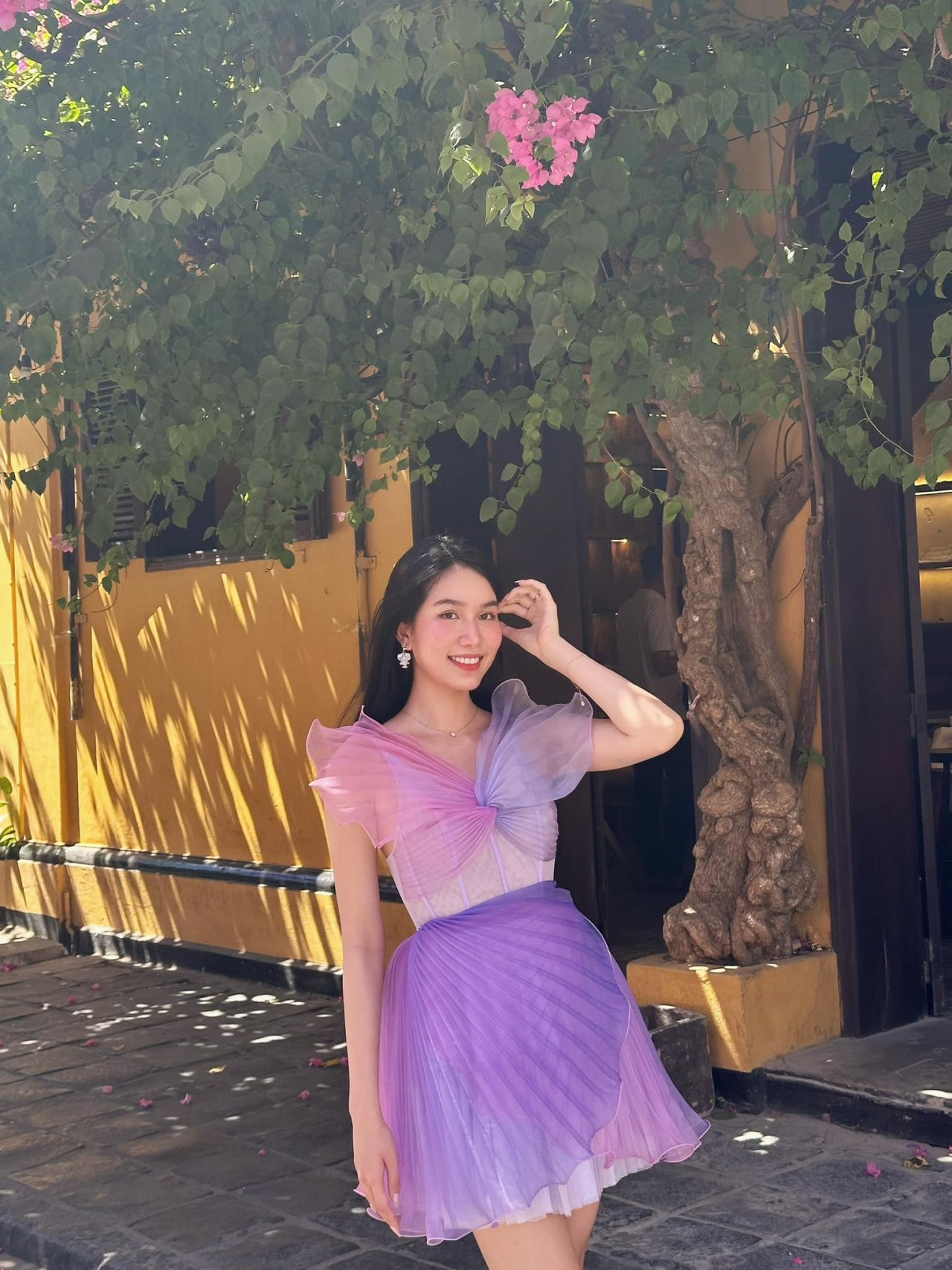 Á hậu Phương Anh 'đốn tim' fan bởi vẻ đẹp mộng mơ, ngọt ngào