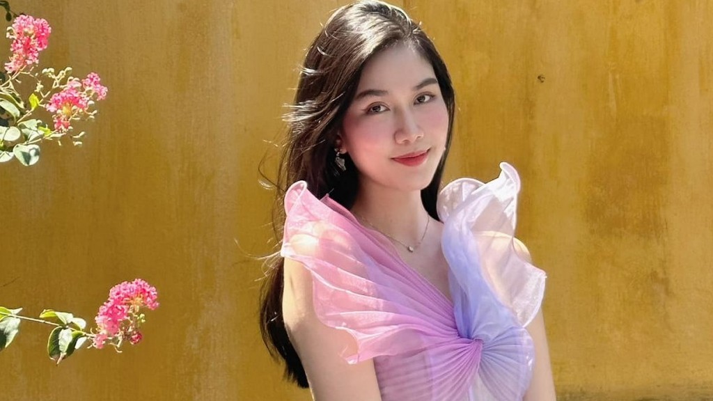 Á hậu Phương Anh 'đốn tim' fan bởi vẻ đẹp mộng mơ, ngọt ngào