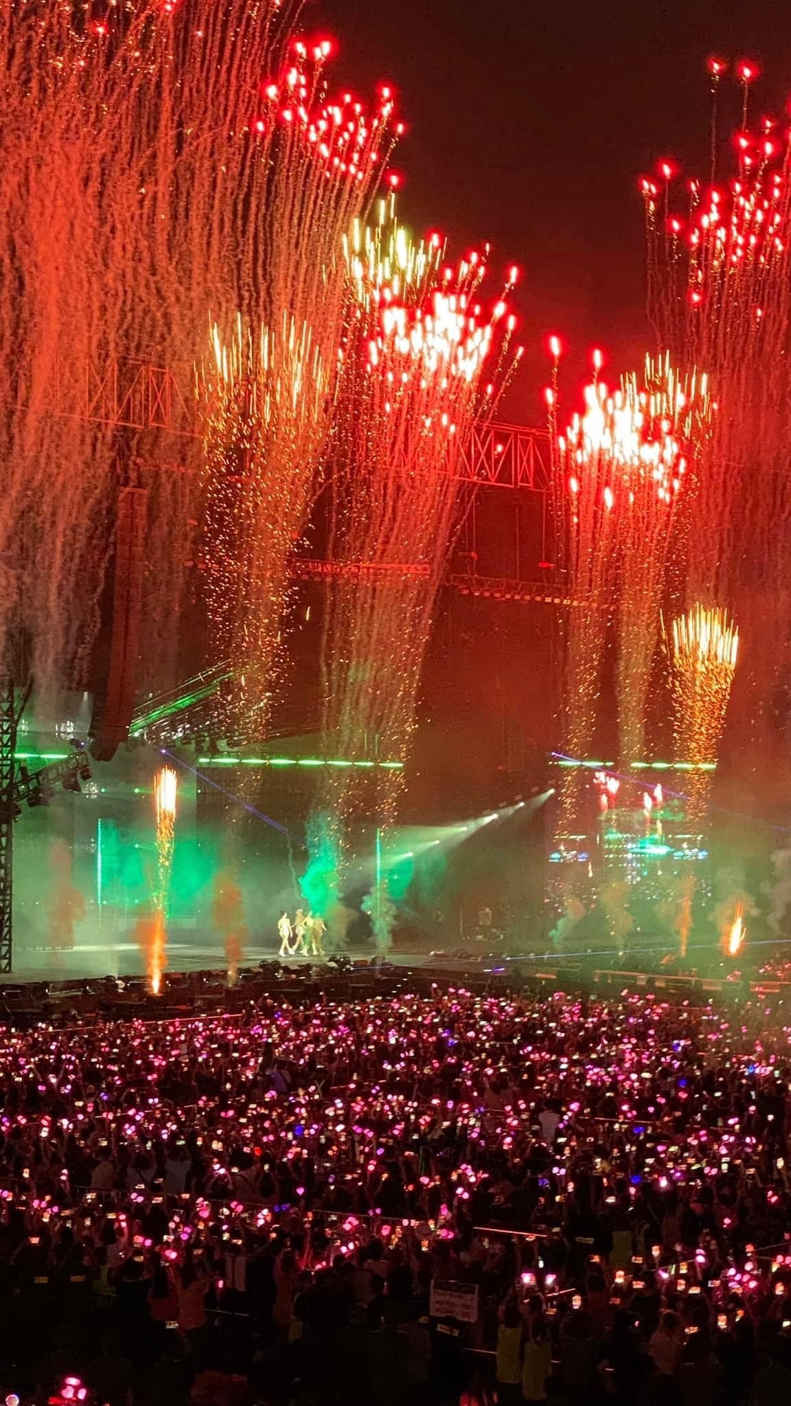 BLACKPINK với màn trình diễn đặc biệt trong đêm diễn Born Pink đầu tiên ở Việt Nam