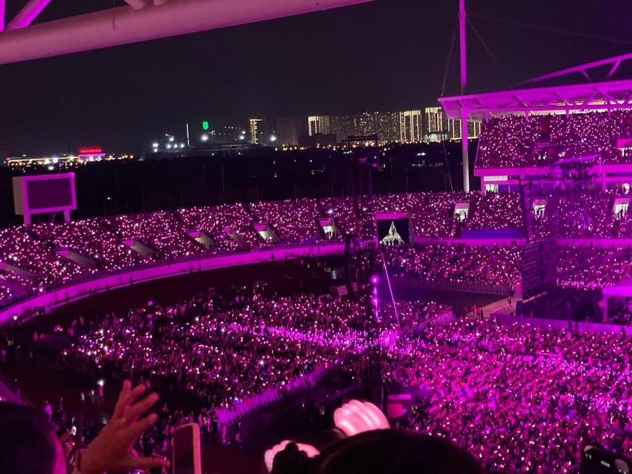 BLACKPINK với màn trình diễn đặc biệt trong đêm diễn Born Pink đầu tiên ở Việt Nam