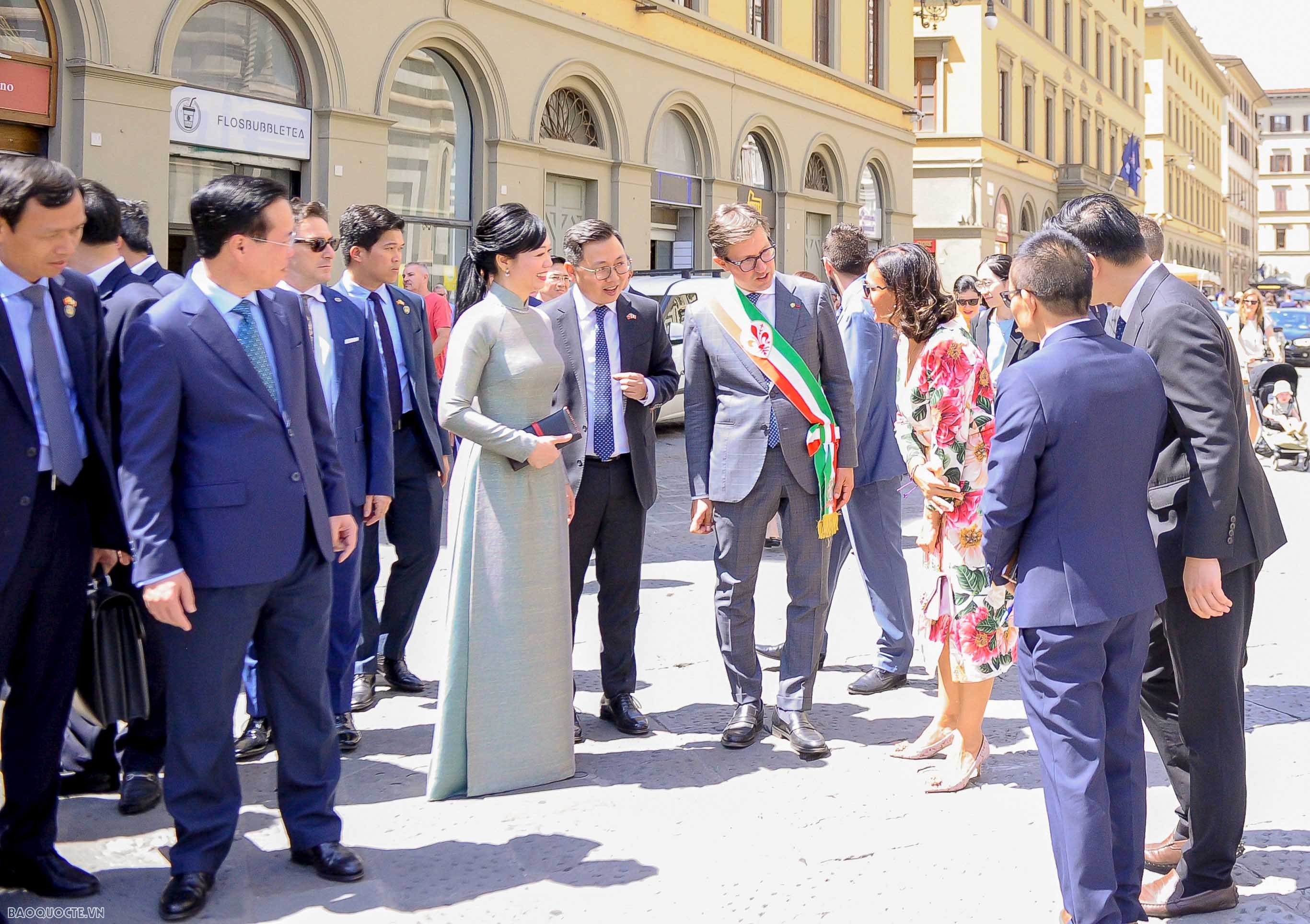 Phu nhân Chủ tịch nước tìm hiểu văn hoá, lịch sử đặc trưng của Áo và Italy