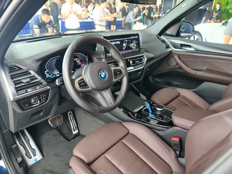 Cận cảnh BMW iX3 vừa ra mắt tại Việt Nam, giá bán 3,499 tỷ đồng