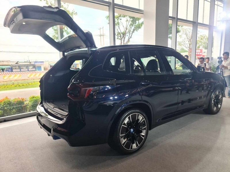 Cận cảnh BMW iX3 vừa ra mắt tại Việt Nam, giá bán 3,499 tỷ đồng