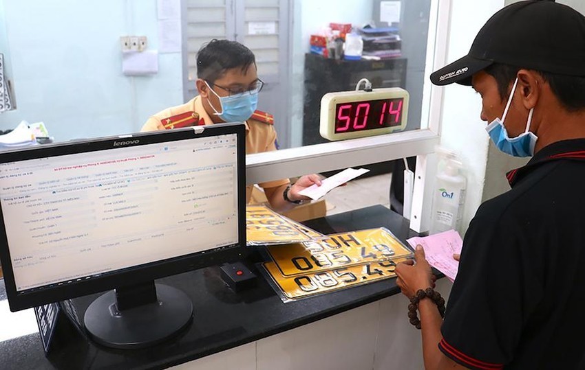 Có cần phải đổi biển số hiện tại thành biển số định danh không? Có cần phải đổi biển số hiện tại thành biển số định danh không?