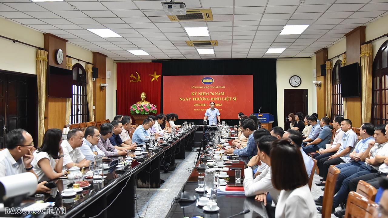 Bộ Ngoại giao gặp mặt, tri ân các cán bộ, nhân viên, người lao động là thân nhân gia đình thương binh, liệt sĩ