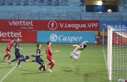 V-League 2023: Hình ảnh Đặng Văn Lâm cứu thua xuất thần ngày HLV Philippe Troussier dự khán