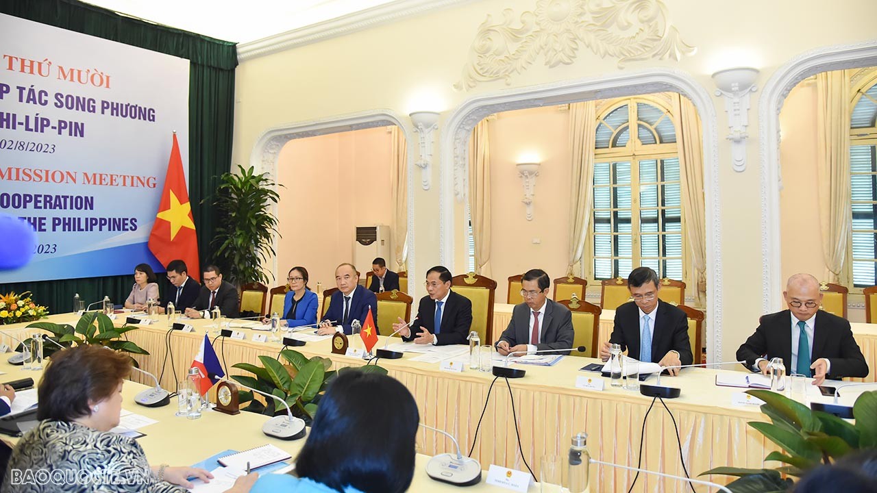 Bộ trưởng Ngoại giao Bùi Thanh Sơn đón, họp song phương với Bộ trưởng Ngoại giao Philippines Enrique Manalo