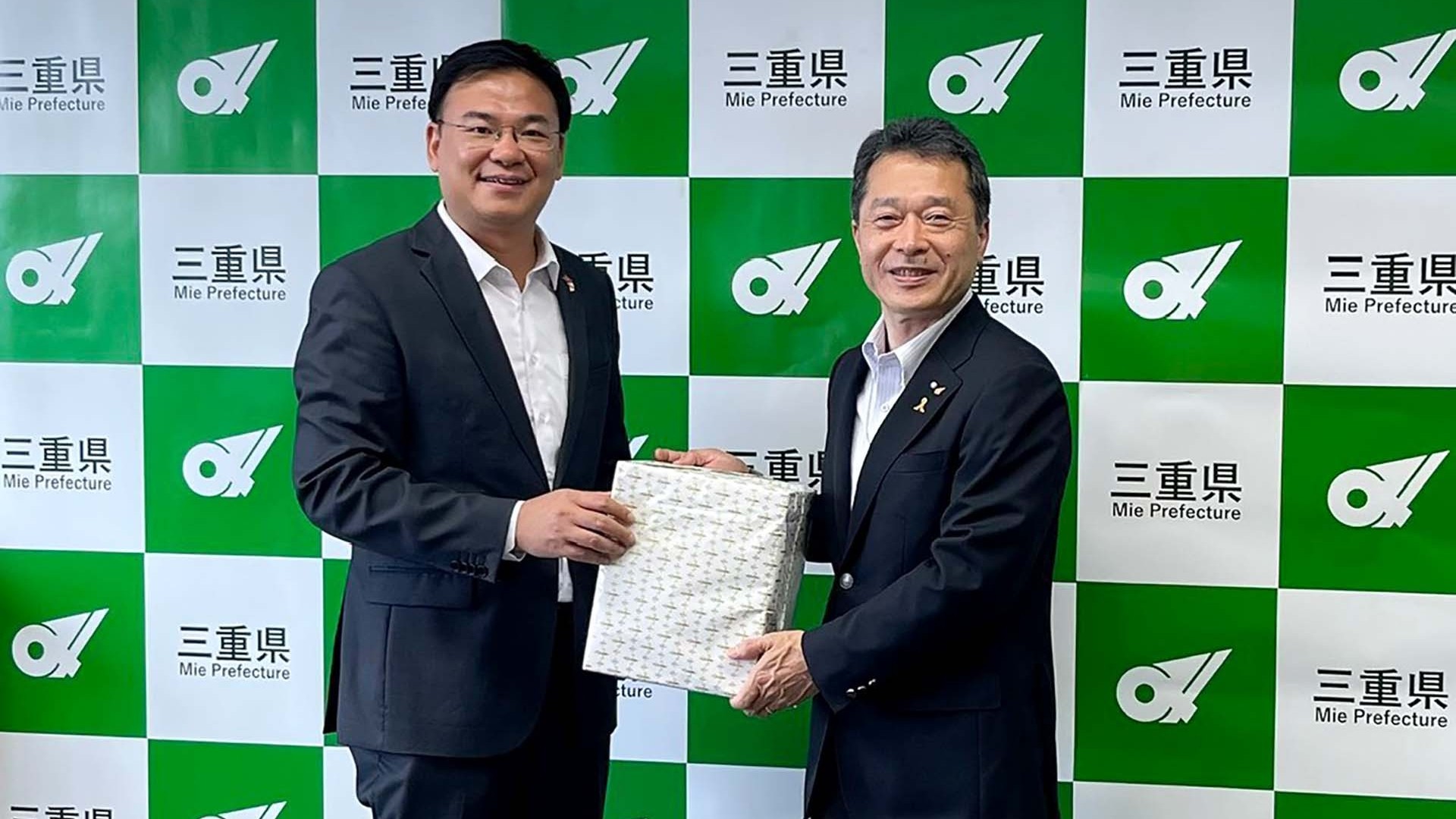 Đại sứ Phạm Quang Hiệu thăm, làm việc tại tỉnh Mie, Nhật Bản