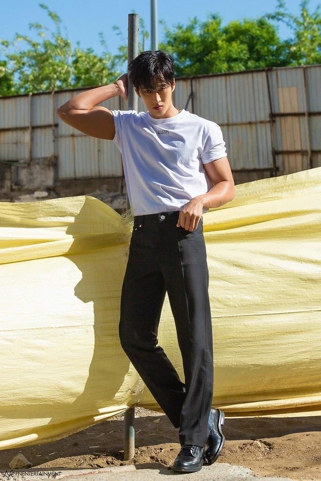 Bạn trai của Jisoo 'chị cả' nhóm BlackPink là ai?