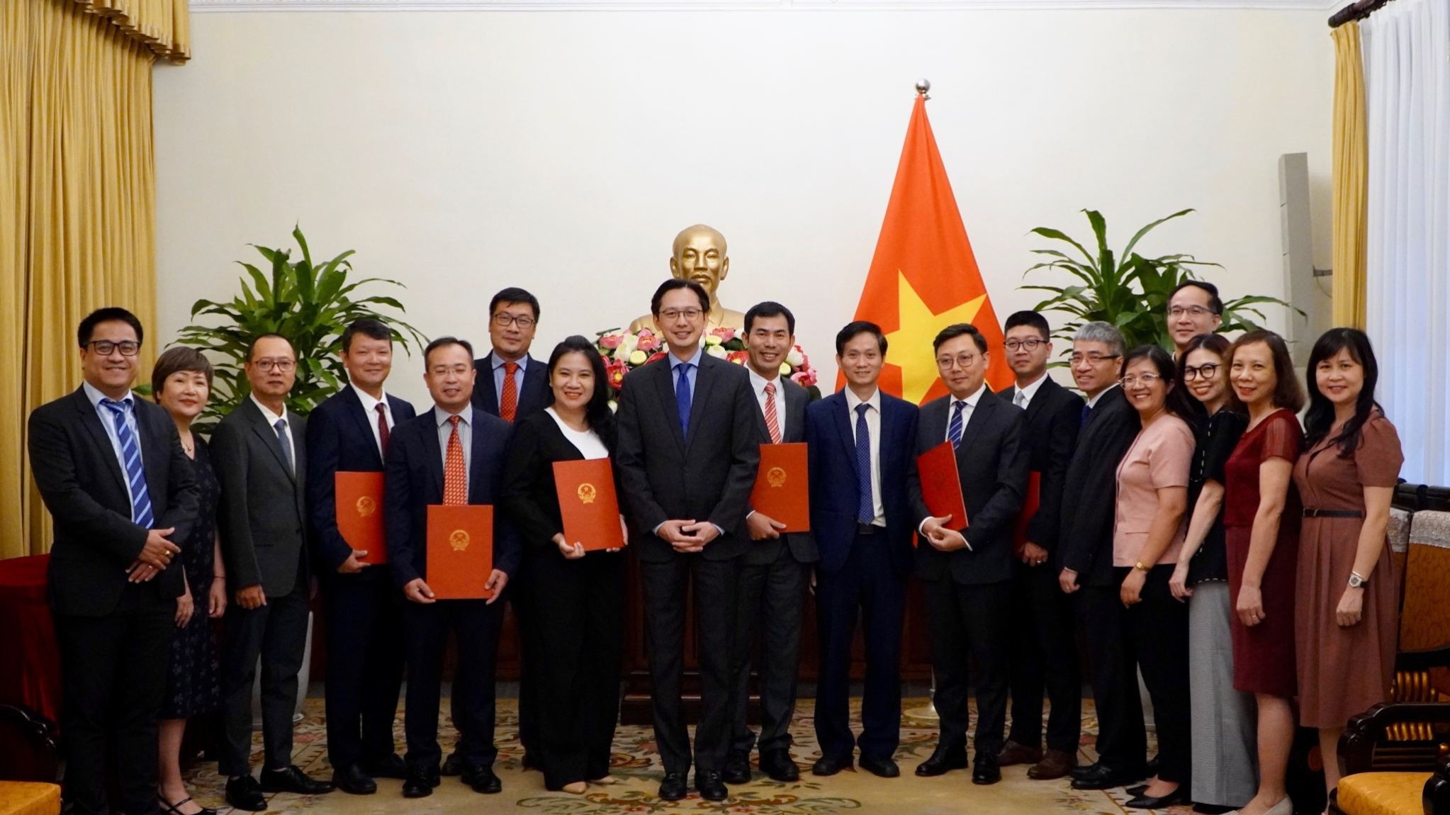 Bộ Ngoại giao điều động, bổ nhiệm 6 lãnh đạo cấp Vụ