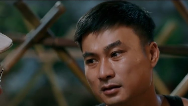 Làng trong phố tập 5: Hiếu đụng độ với sếp của vợ