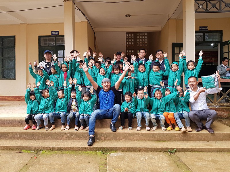 Nhà báo – MC Nguyễn Duy Mạnh và hành trình 2000 áo ấm yêu thương