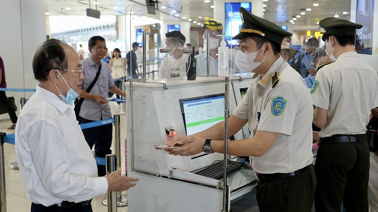 Chuyển đổi số quốc gia: Đạt trên 52 triệu tài khoản định danh điện tử VNeID, nhiều nội dung cần tiếp tục hoàn thiện