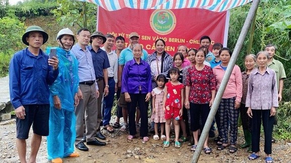 Người Việt ở Đức xây dựng cầu nông thôn cho người nghèo ở Yên Bái