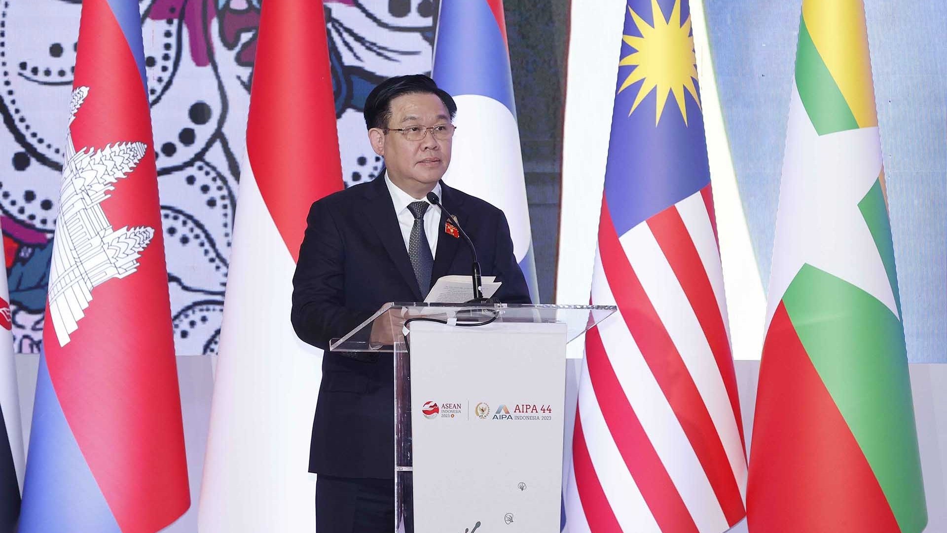 Chủ tịch Quốc hội dự Đại hội đồng AIPA-44, thăm chính thức Indonesia và Iran: Nâng cao vị thế nghị viện Việt Nam