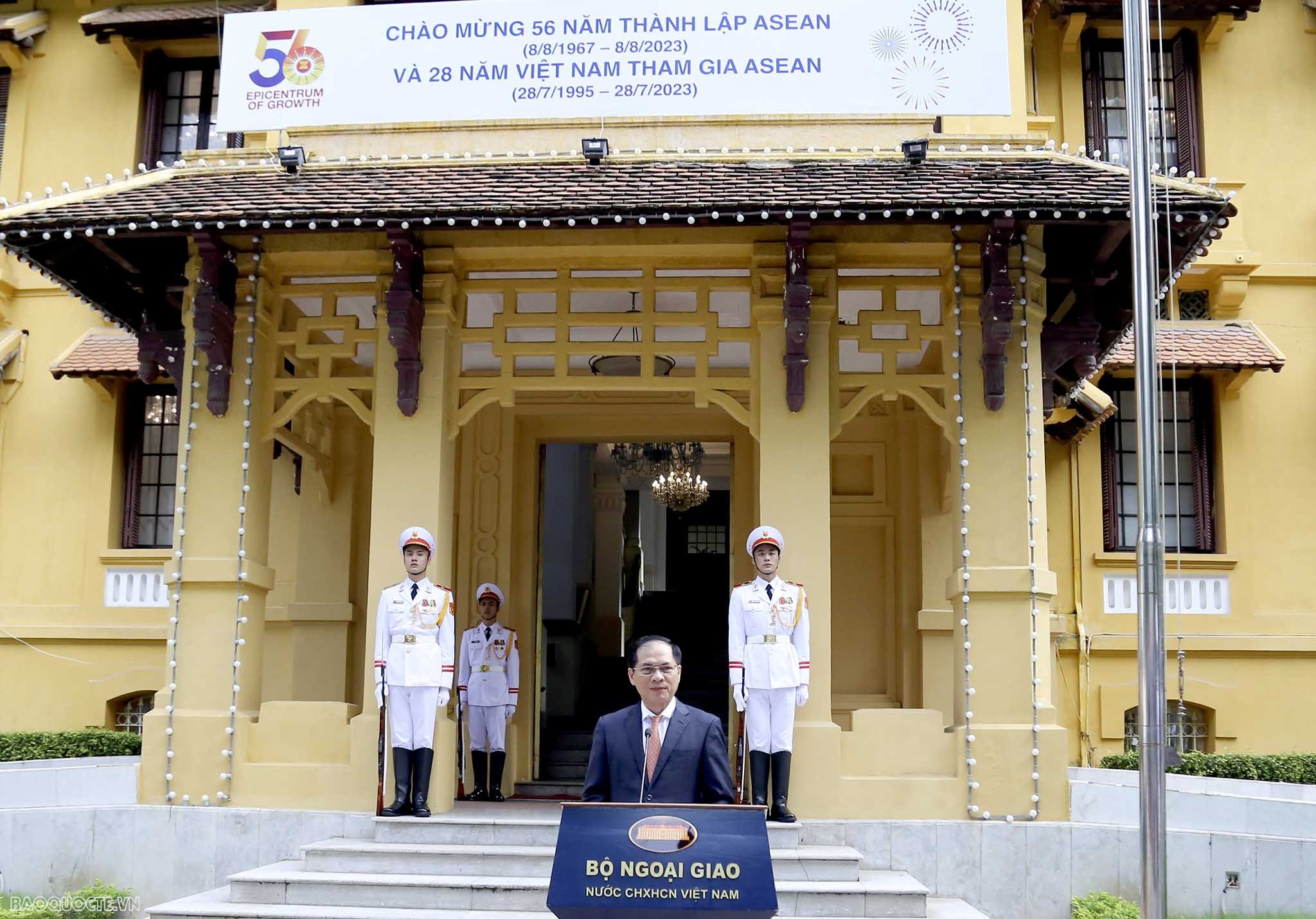Bộ Ngoại giao tổ chức Lễ Thượng cờ kỷ niệm 56 năm Ngày thành lập ASEAN Bộ Ngoại giao tổ chức Lễ Thượng cờ kỷ niệm 56 năm Ngày thành lập ASEAN