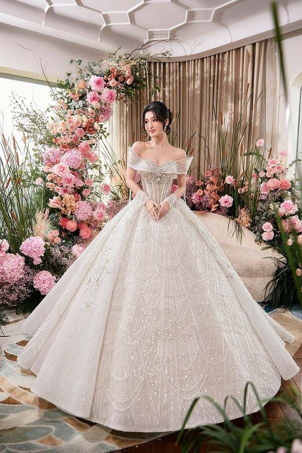 Á hậu Phương Nhi