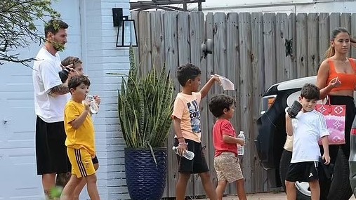 Hình ảnh gia đình Messi đến thăm nhà bạn ở bang Florida, Mỹ