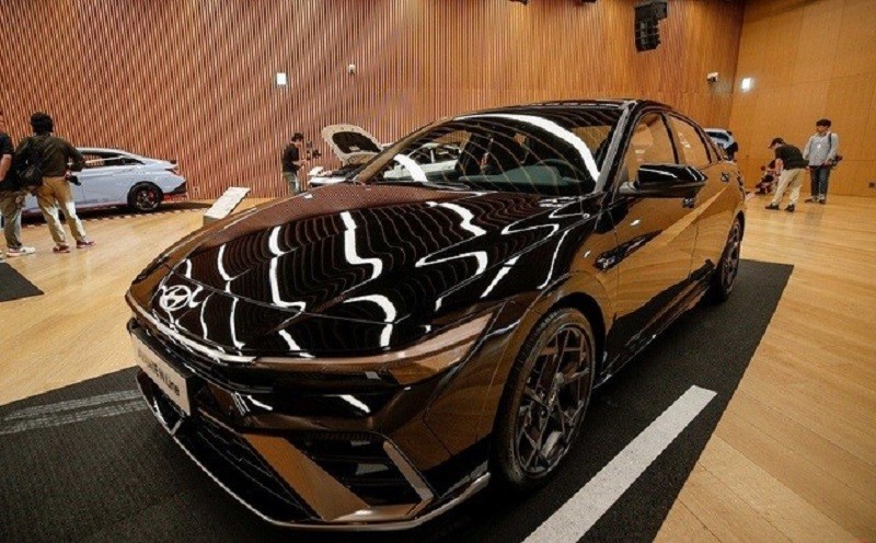 Hyundai Elantra N Line 2024 sở hữu phong cách thiết kế trẻ trung đậm chất thể thao. Hyundai Elantra N Line 2024 sở hữu phong cách thiết kế trẻ trung đậm chất thể thao.