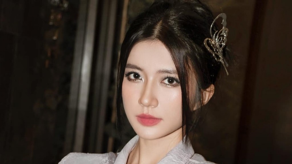 Ngắm gu thời trang ngọt ngào của diễn viên Ngọc Huyền phim Món quà của cha