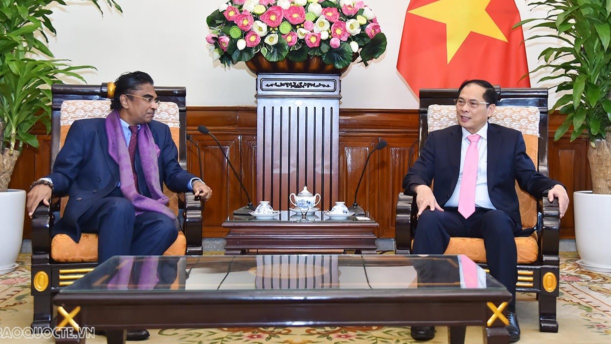 Bộ trưởng Ngoại giao Bùi Thanh Sơn tiếp tân Đại sứ Sri Lanka Sajeewa Umanga Mendis