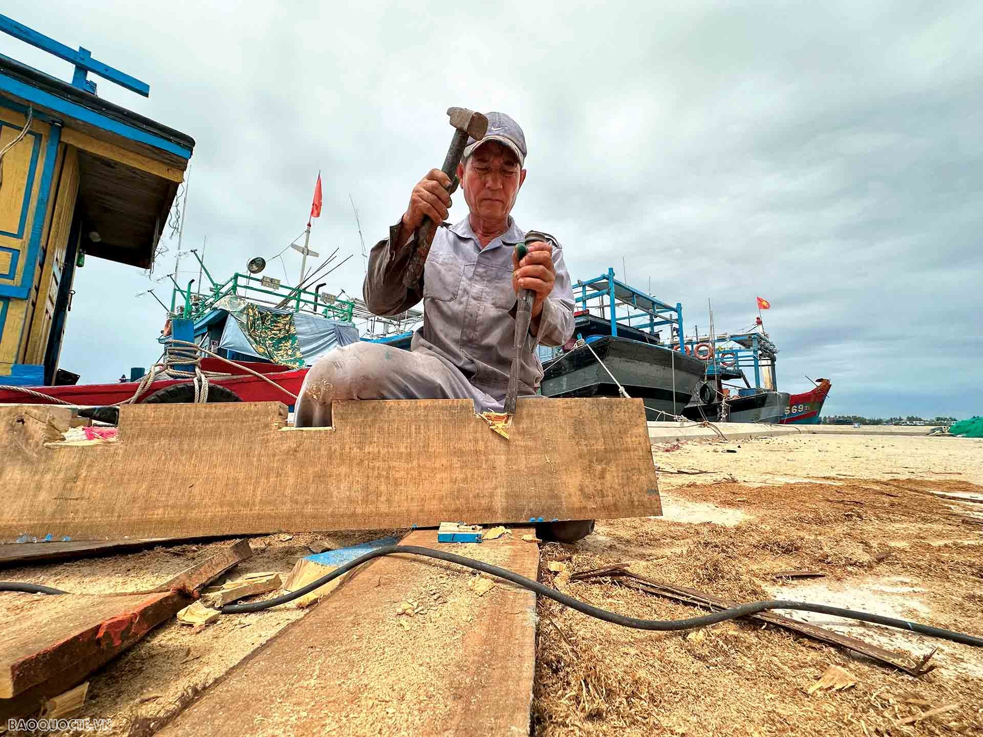 Để ngư dân mạnh dạn vươn biển xa