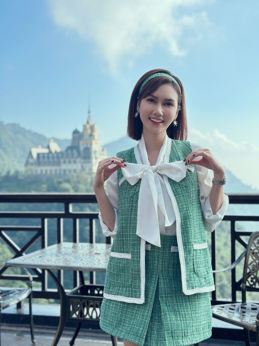 Diễn viên Hương Giang phim Làng trong phố