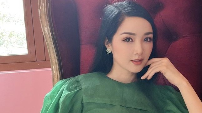 Hoa hậu Giáng My nữ tính, trẻ trung trong phong cách đời thường