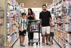 Vợ siêu sao Lionel Messi nhận nhiều lời khen xinh đẹp, đảm đang và thân thiện