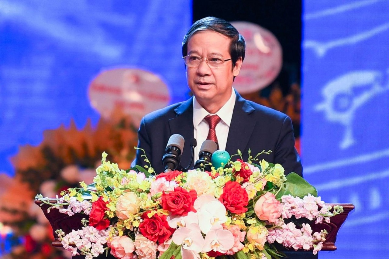 Lần đầu tiên Bộ trưởng Bộ GD&ĐT đăng đàn đối thoại với giáo viên