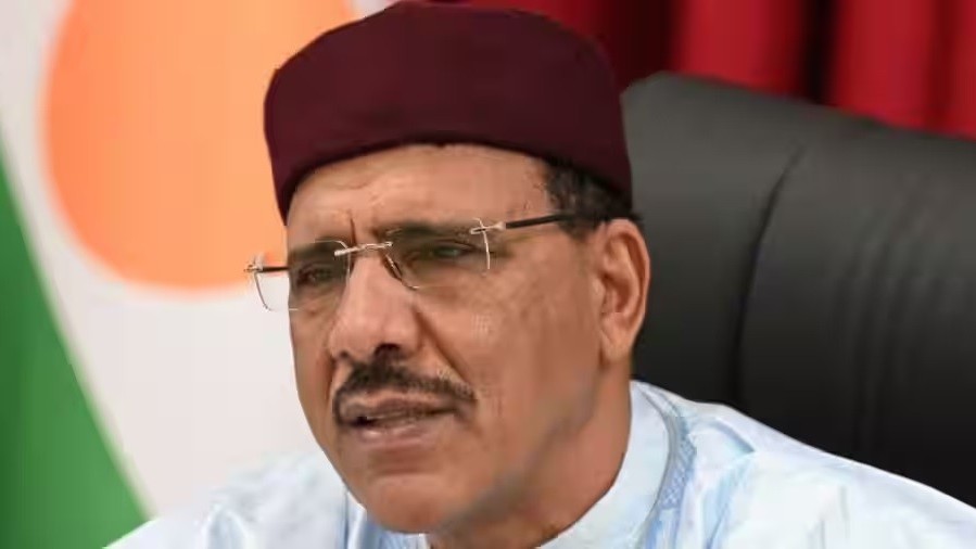 Đảo chính ở Niger: ECOWAS sẵn sàng can thiệp vũ trang, chính quyền quân sự nói gì về hợp tác với Nga hay Wagner, EU cảnh báo về sức khỏe ông Bazoum