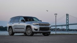 Triệu hồi 14 xe Jeep Grand Cherokee L tại Việt Nam vì lỗi liên quan đến trục lái