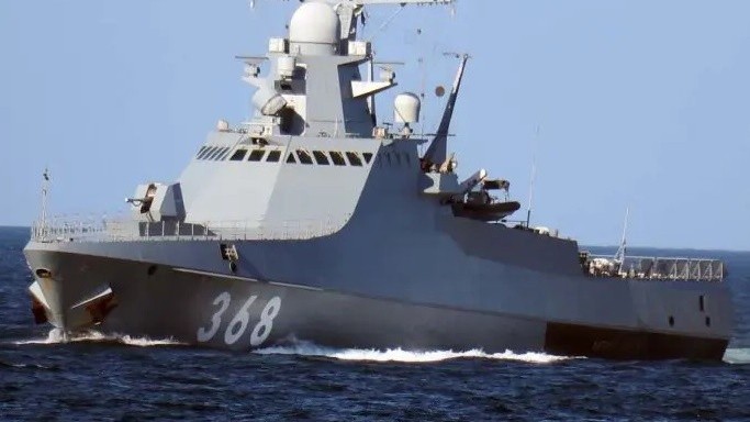 Tàu chiến Nga bắn cảnh cáo tàu chở hàng đến Ukraine qua hành lang Biển Đen