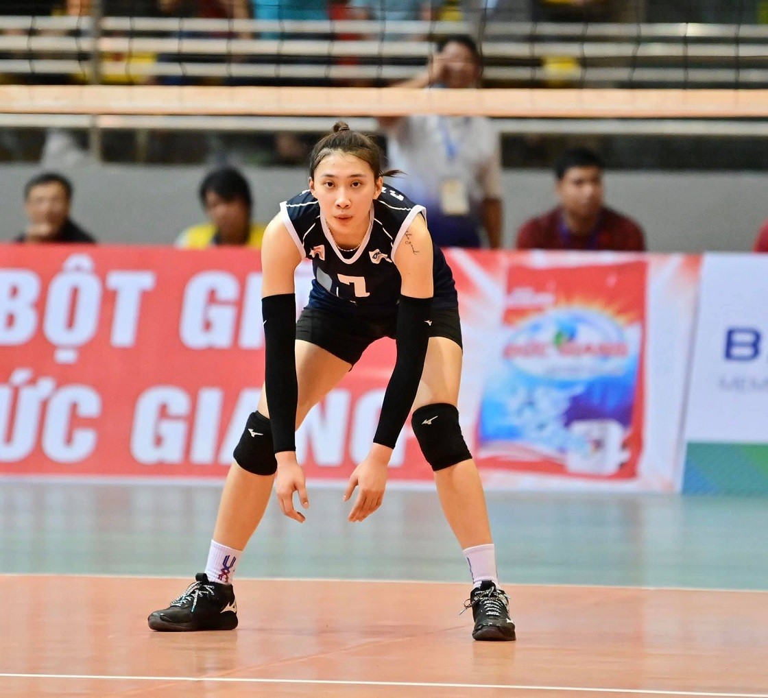 Phạm Thị Nguyệt Anh cùng tuyển bóng chuyền nữ Việt Nam sang Thái Lan tranh tài tại chặng 2 SEA V-League 2023. Trước đó, Nguyệt Anh cùng các đồng đội giành ngôi nhì ở chặng một diễn ra trên sân nhà.