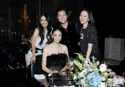 Sao Việt: Quang Dũng hội ngộ Hà Kiều Anh, Hồng Nhung; Hoa hậu Lương Thùy Linh ngọt ngào xuống phố