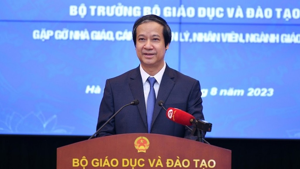 Bộ trưởng Giáo dục và Đào tạo đối thoại với giáo viên: 'Nóng' vấn đề chế độ chính sách và mức lương