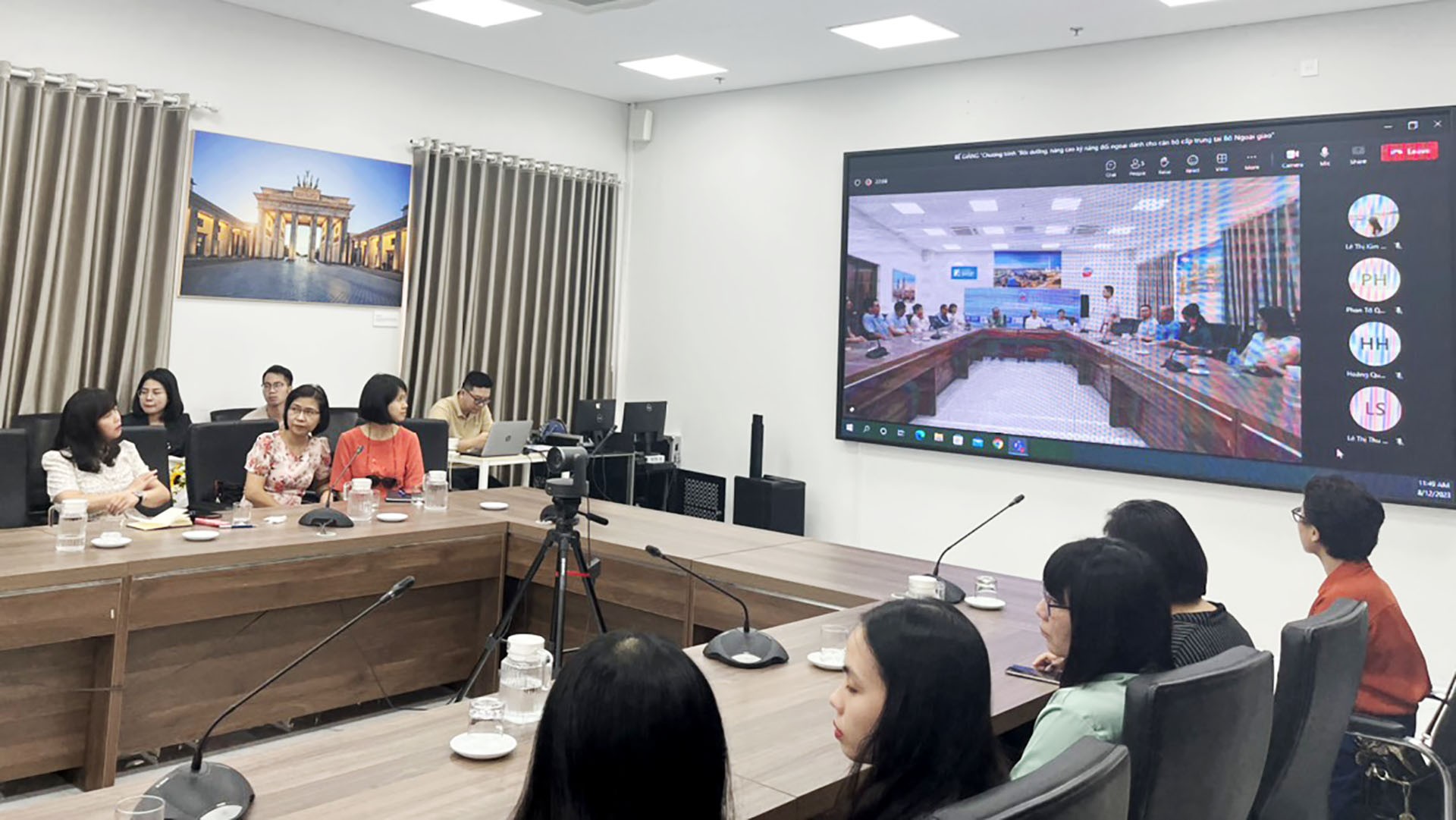 Kết thúc khoá bồi dưỡng nâng cao kỹ năng công tác đối ngoại năm 2023