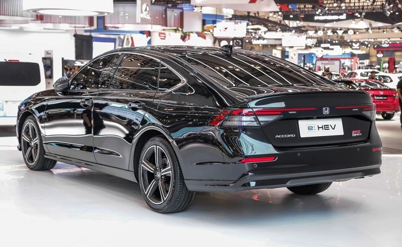 Honda Accord 2024 sở hữu thiết kế được thay đổi toàn diện. Honda Accord 2024 sở hữu thiết kế được thay đổi toàn diện.